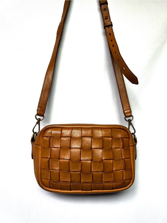 Madewell Handbags - Madewell Woven Leather Crossbody Bag Cognac Brown Camera Bag Adjustable Strap